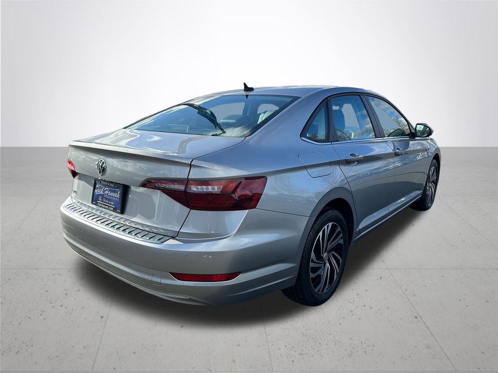 2021 Volkswagen Jetta SEL photo 2