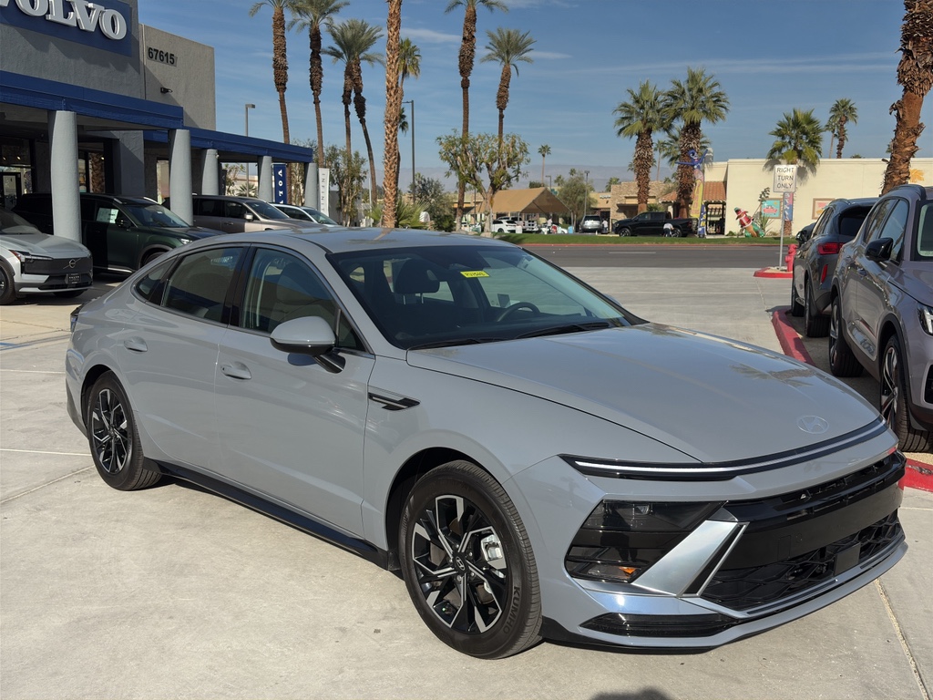 2025 Hyundai Sonata SEL's photo