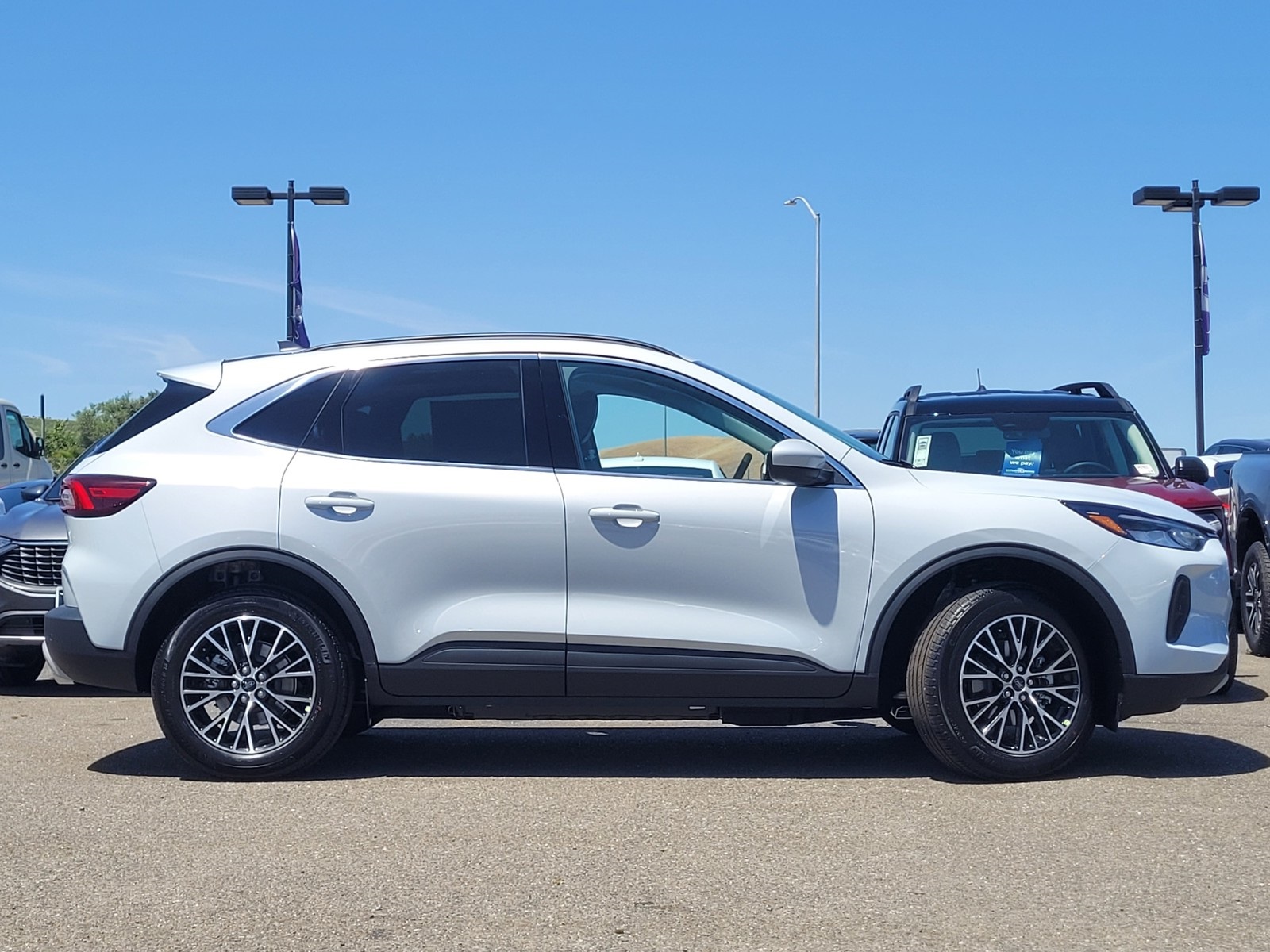2025 Ford Escape Base photo 3