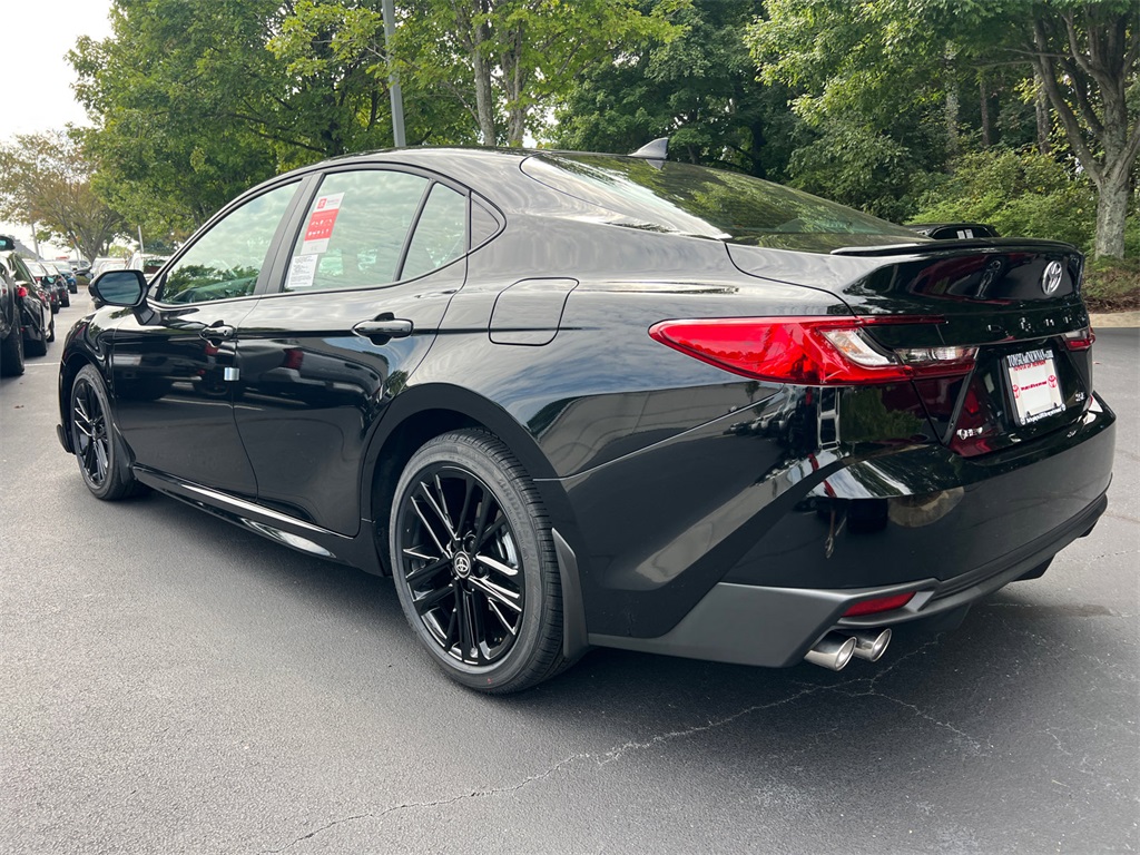 2025 Toyota Camry SE photo 5