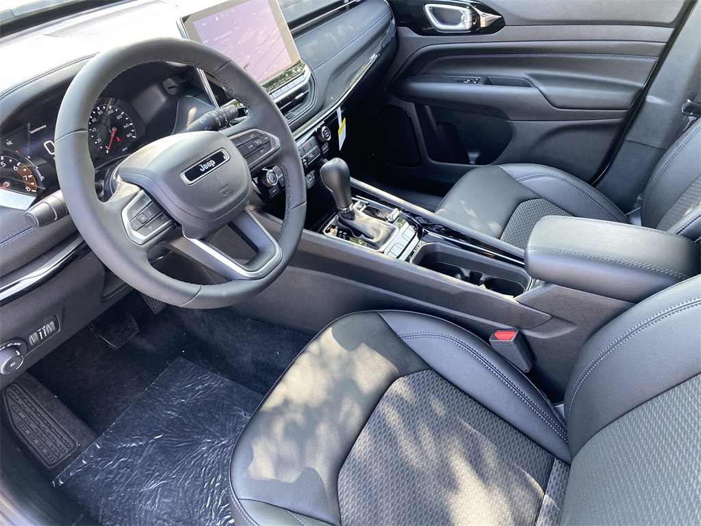2025 Jeep Compass Latitude photo 10