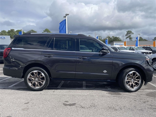 2025 Ford Expedition King Ranch photo 2