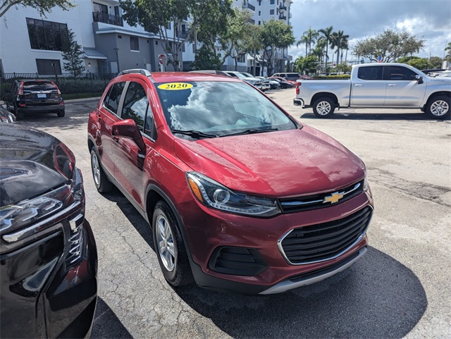 2020 Chevrolet Trax LT photo 2