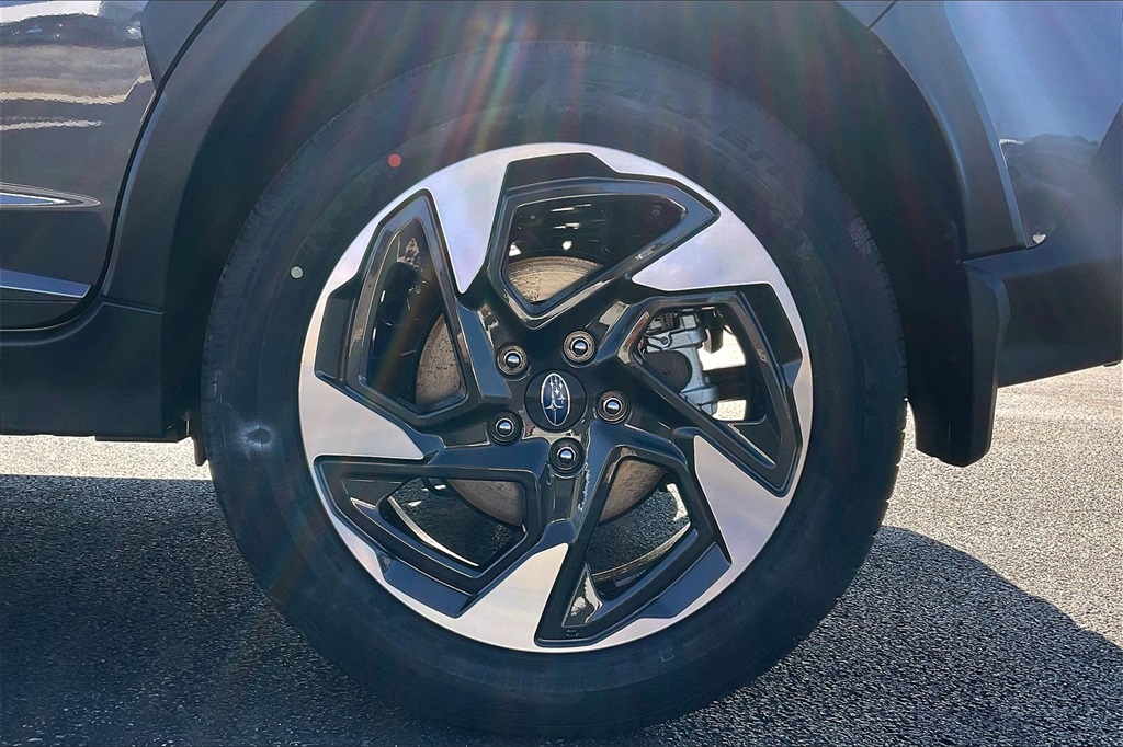 2025 Subaru Crosstrek Limited photo 12