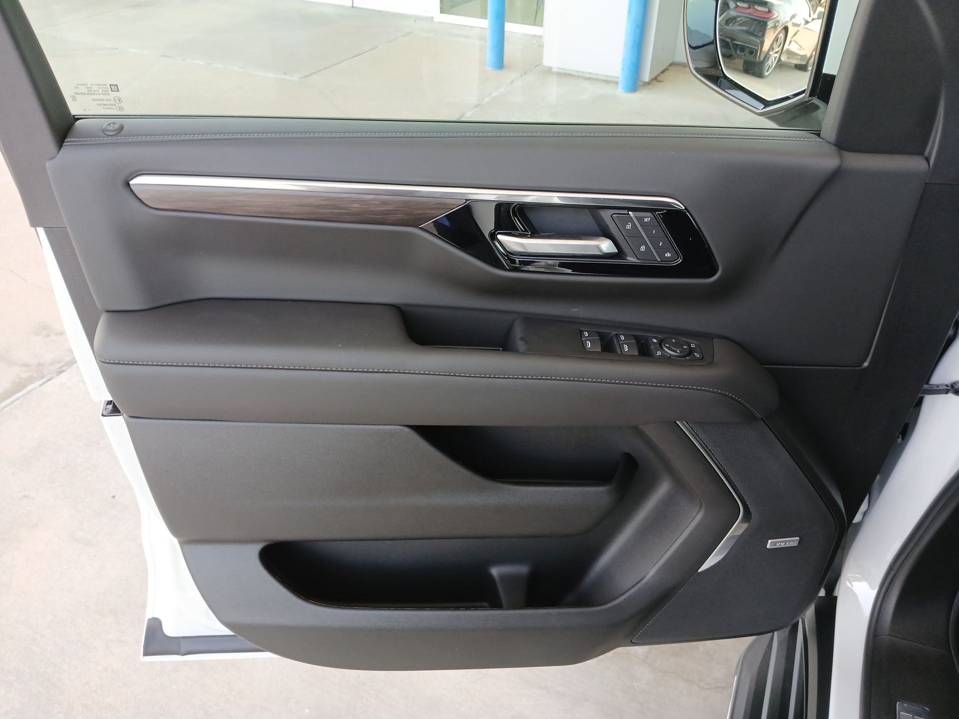2025 Chevrolet Tahoe LT photo 19