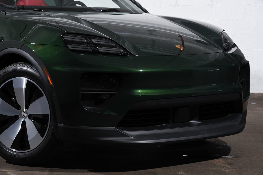 2025 Porsche Macan Electric photo 13