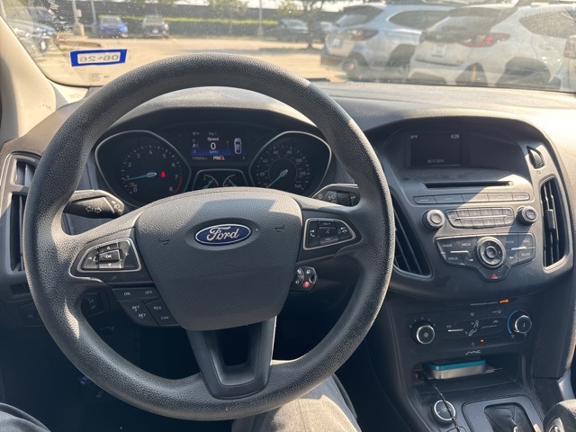 2017 Ford Focus SE photo 7