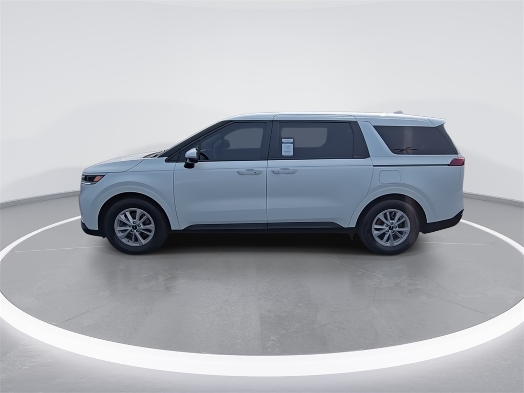 2024 Kia Carnival LX photo 5