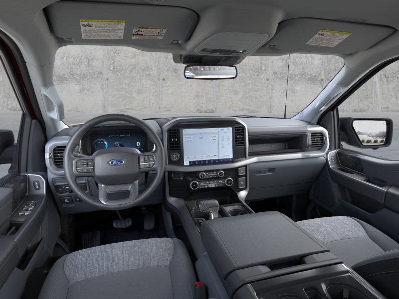 2025 Ford F-150 Lightning XLT photo 9
