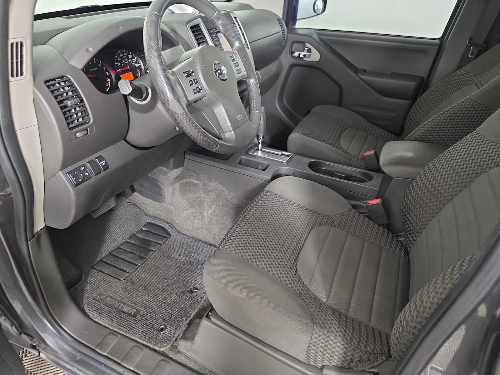 2018 Nissan Frontier SV photo 9