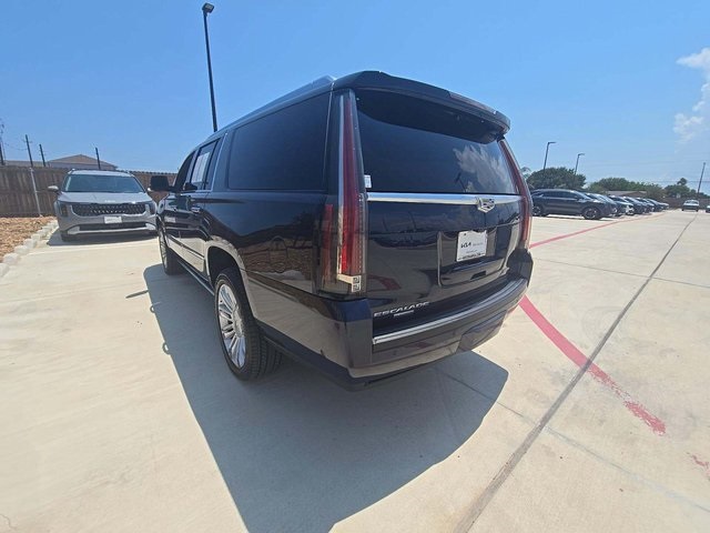 2018 Cadillac Escalade ESV Platinum photo 4