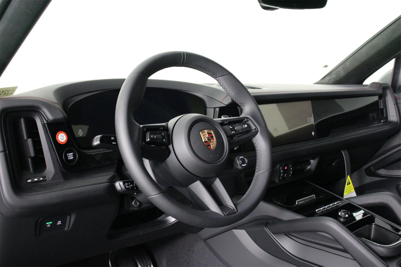 2025 Porsche Cayenne GTS photo 4