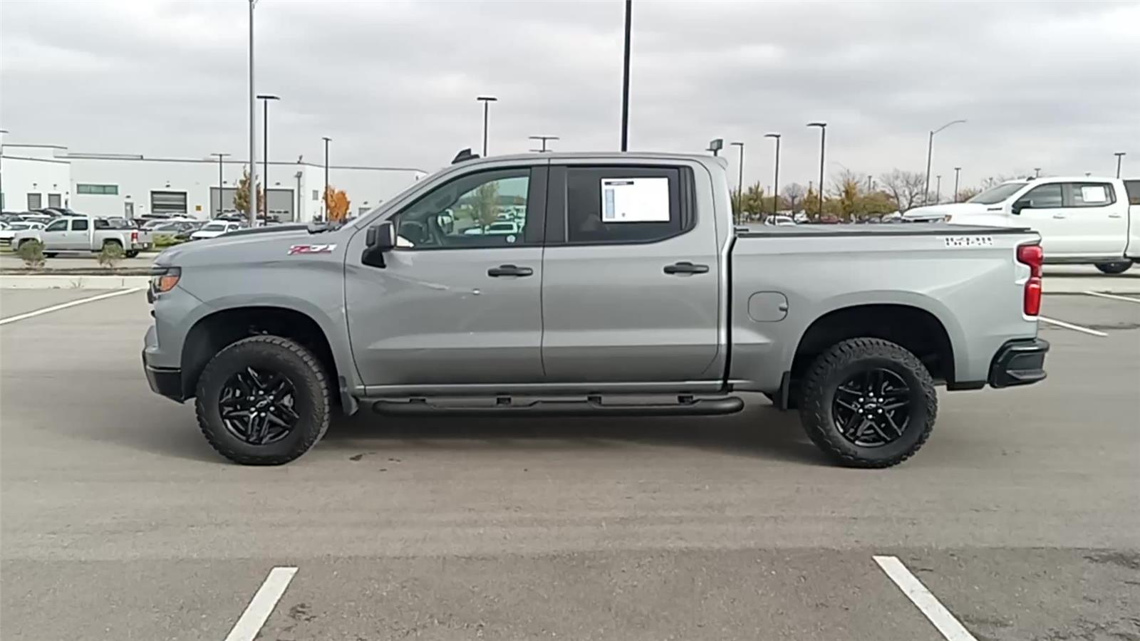 2025 Chevrolet Silverado 1500 Custom Trail Boss photo 2