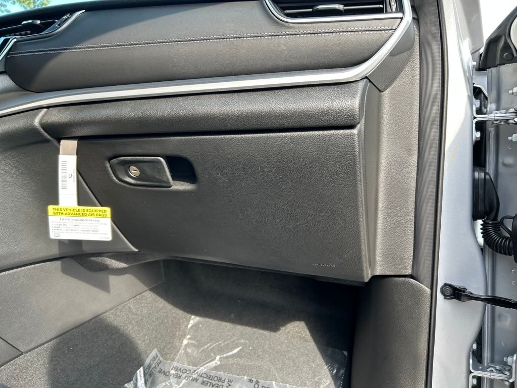 2025 Jeep Grand Cherokee Laredo Altitude photo 24