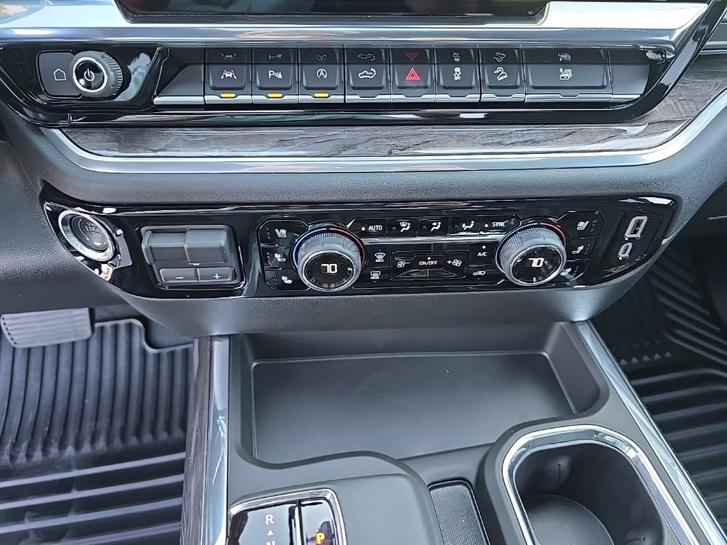 2025 Chevrolet Silverado 1500 LTZ photo 16