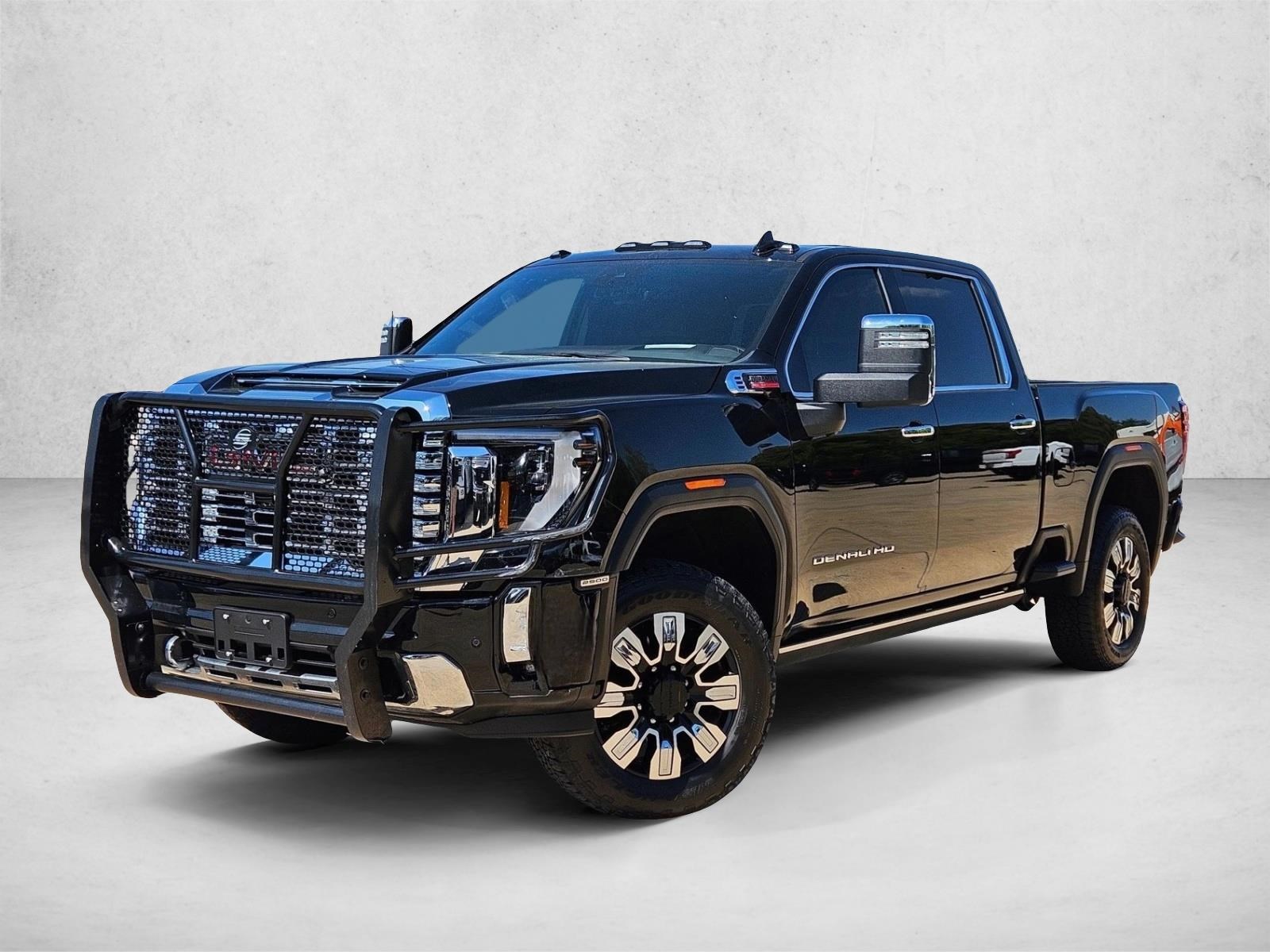 2024 GMC Sierra 2500HD Denali's photo