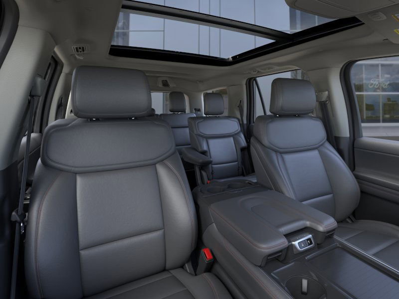 2025 Ford Expedition photo 8