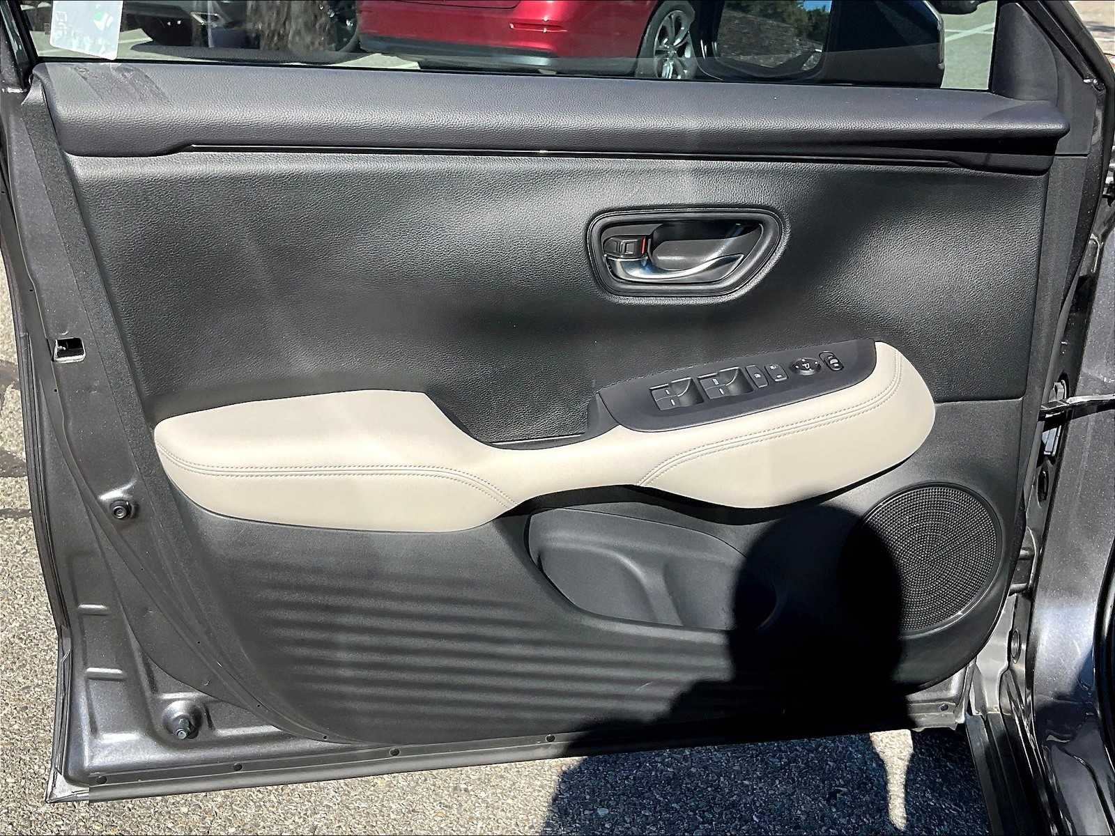 2023 Honda HR-V LX photo 9