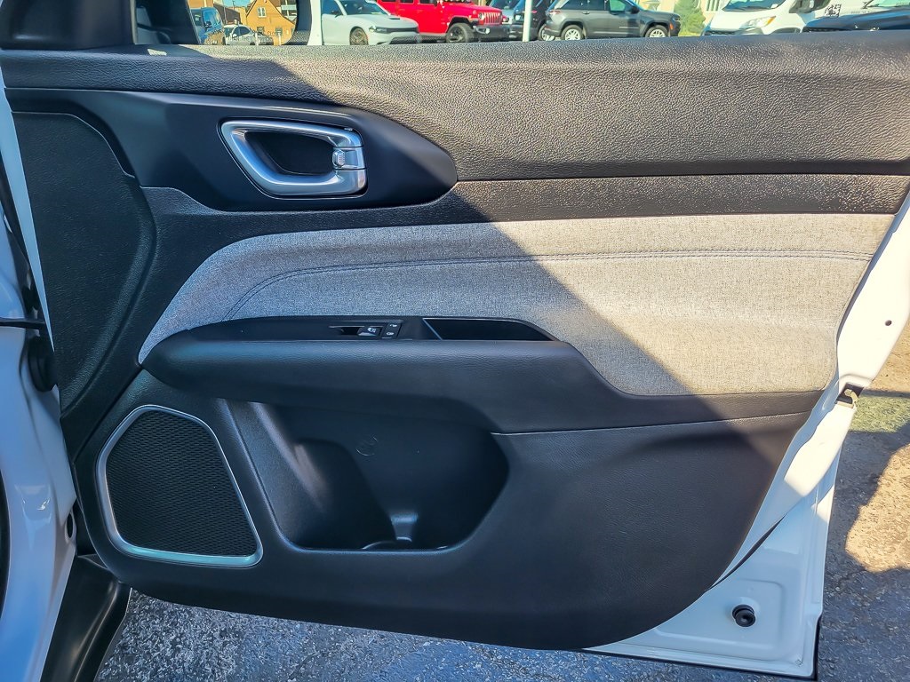 2022 Jeep Compass Latitude photo 15