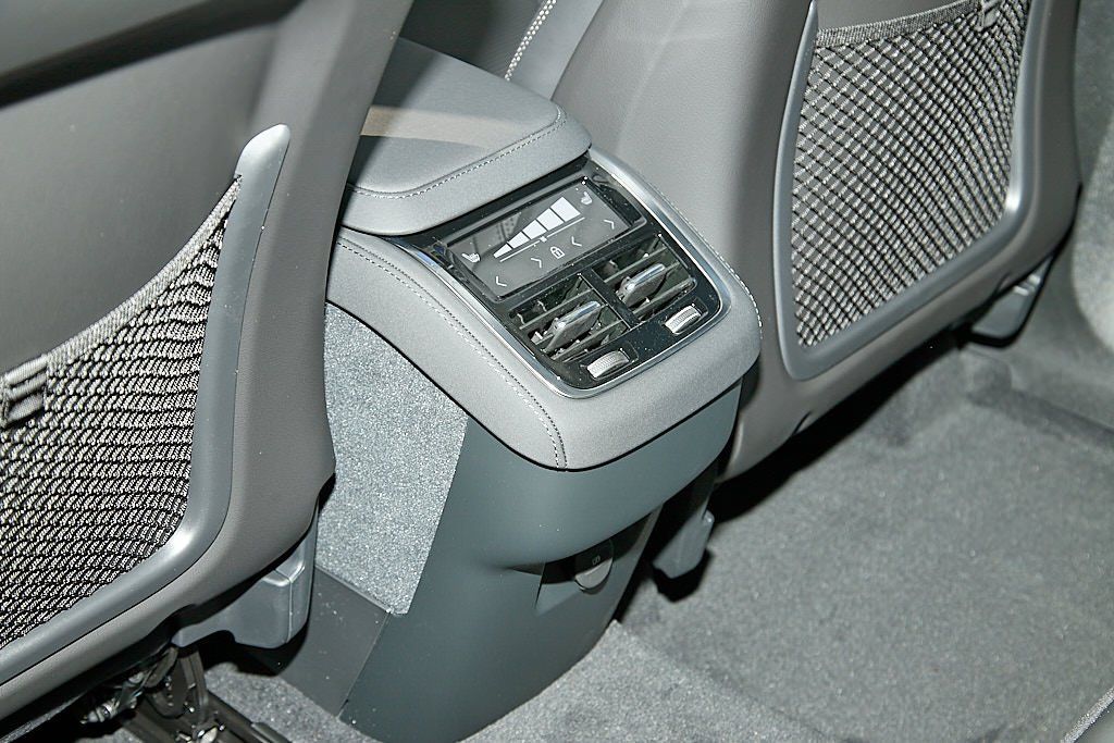 2026 VOLVO XC90 - Image 21