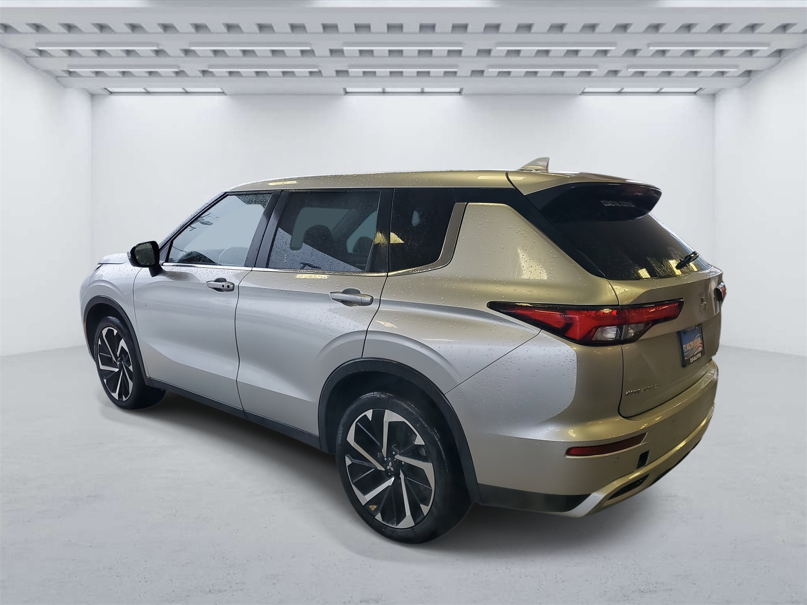 2023 Mitsubishi Outlander SE Black Edition Ralliart photo 3