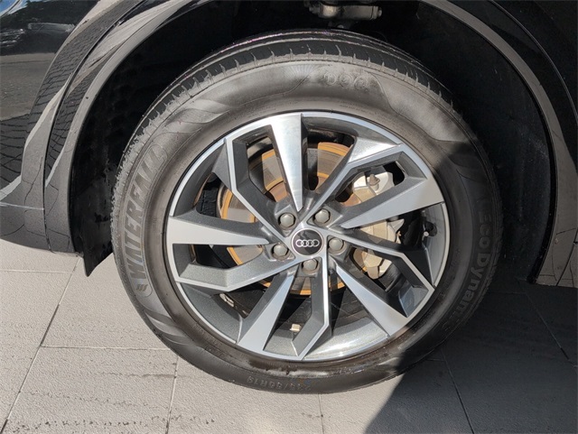 2021 Audi Q5 45 Premium Plus photo 5
