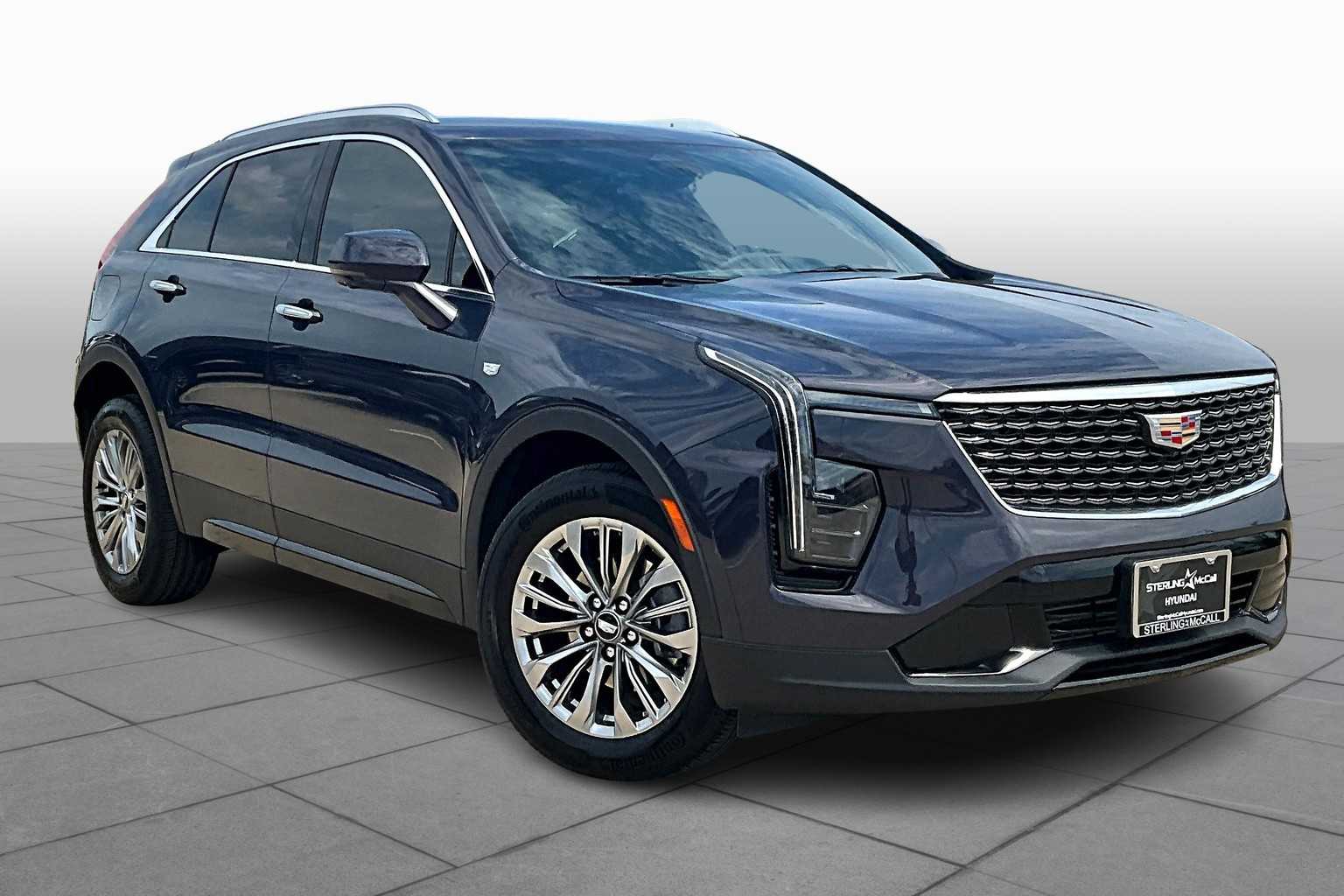 2025 Cadillac XT4 Premium Luxury photo 2