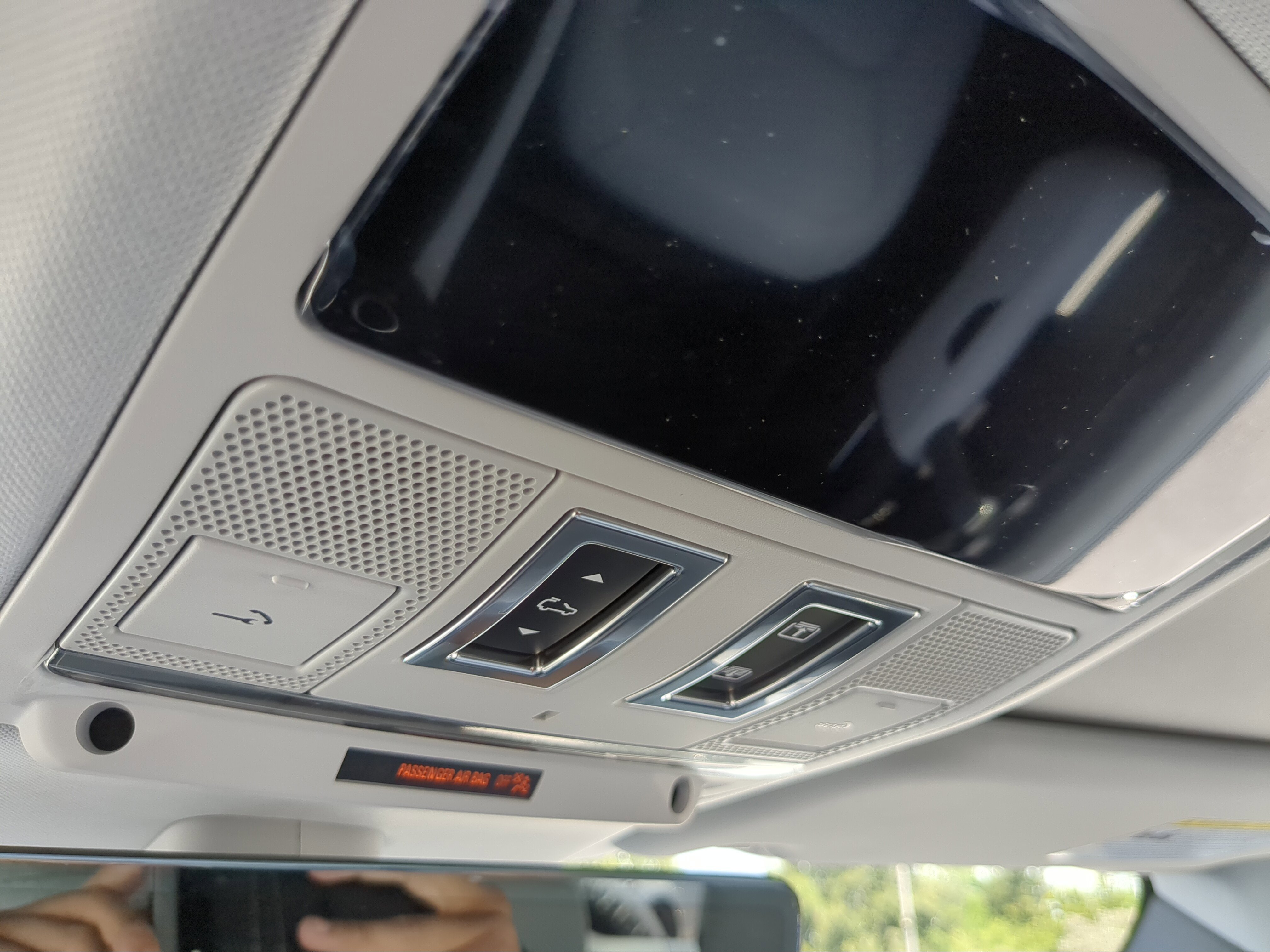2025 Land Rover Defender 110 X-Dynamic SE photo 14