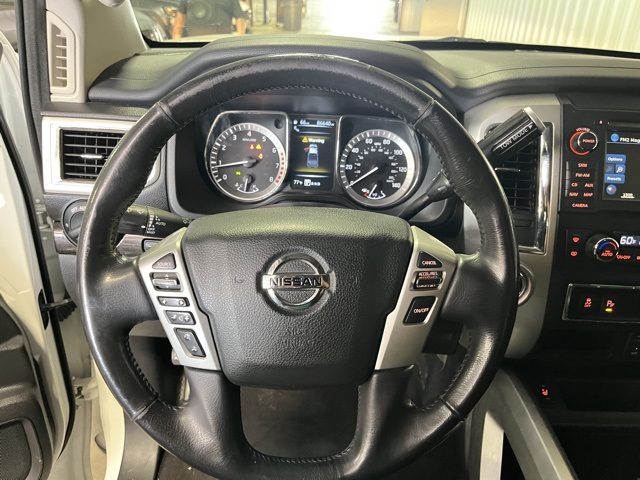 2018 Nissan Titan SV photo 13