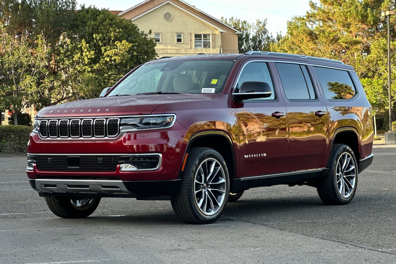 2024 Jeep Wagoneer L Series III photo 7