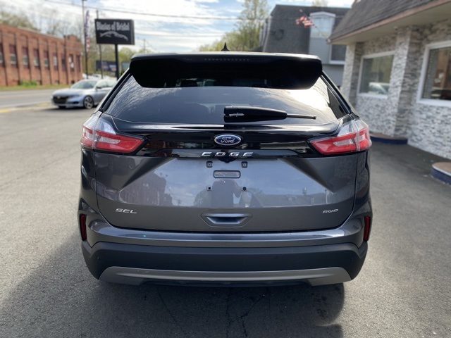 2022 Ford Edge SEL photo 6