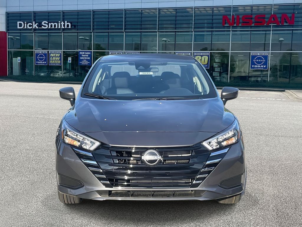 2025 Nissan Versa 1.6 SV photo 2