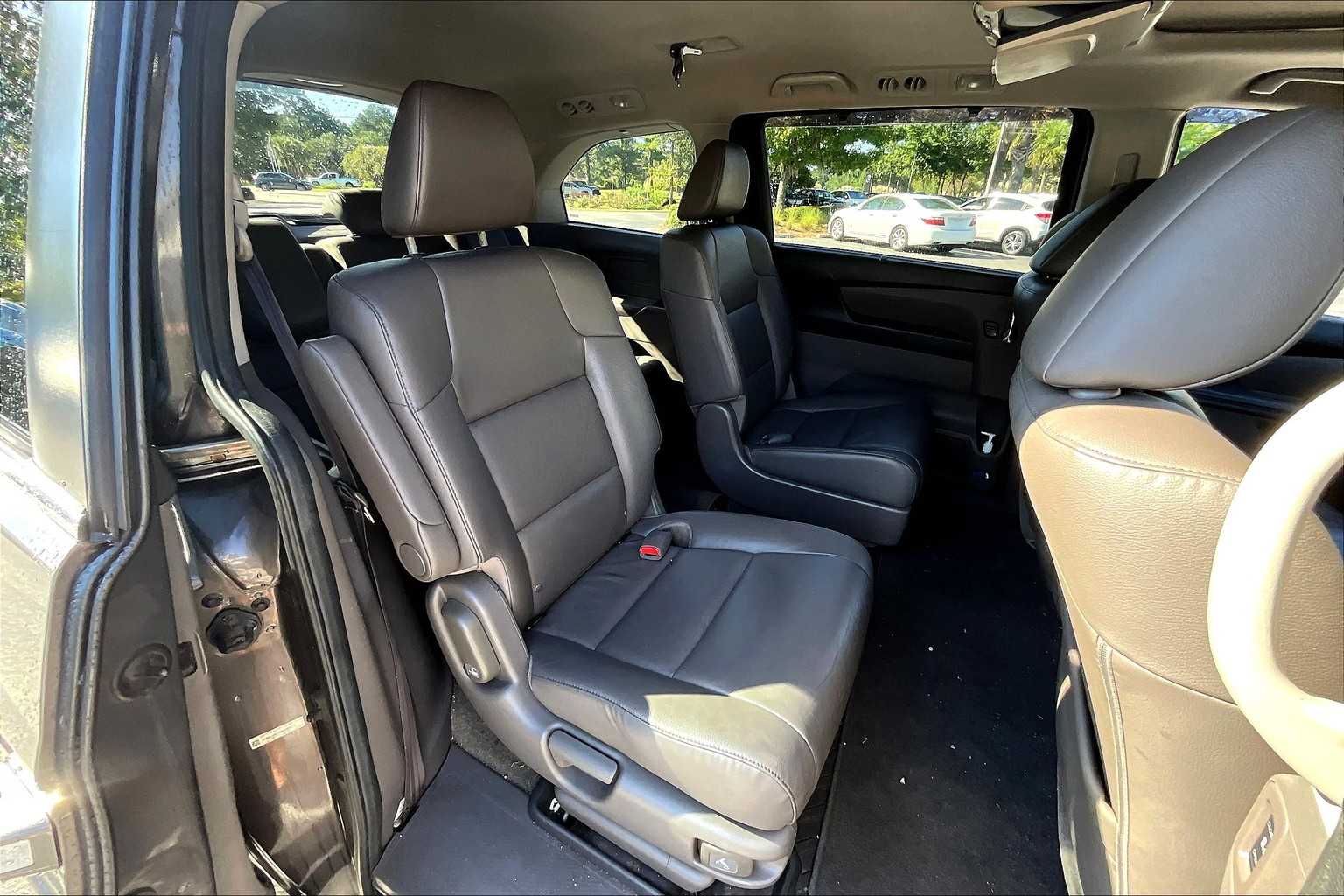 2016 Honda Odyssey EX-L photo 18