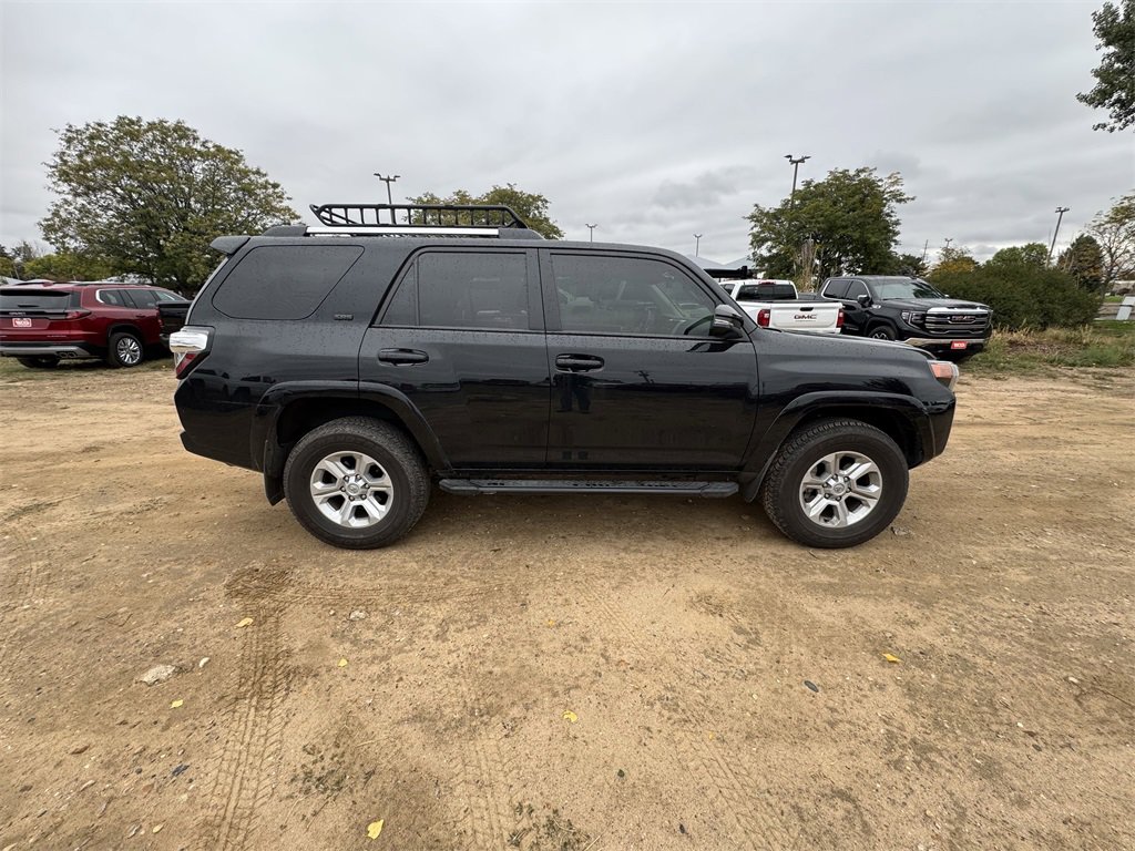 2023 Toyota 4Runner SR5 photo 3