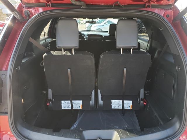 2018 Ford Explorer XLT photo 2