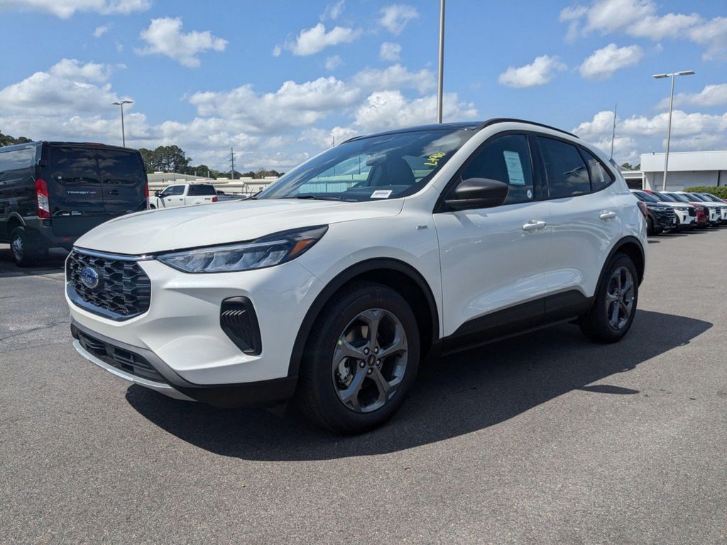 2025 Ford Escape ST-Line photo 8