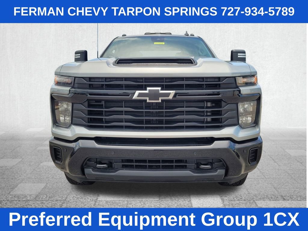 2025 Chevrolet Silverado 2500HD Custom photo 2