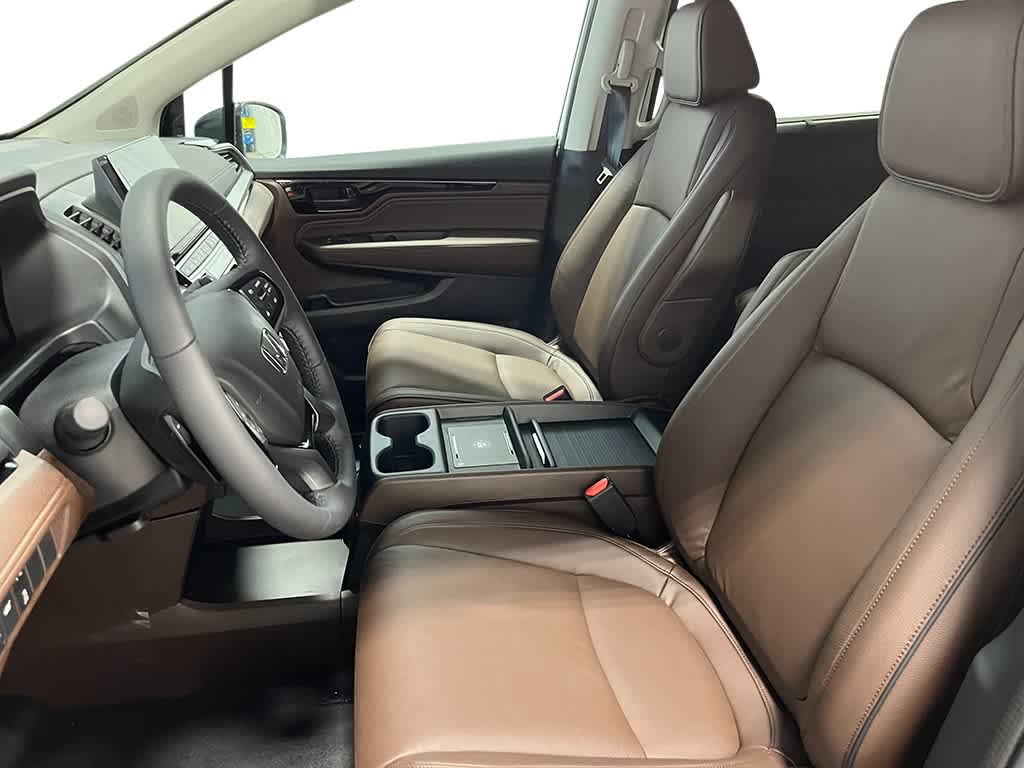 2026 Honda Odyssey Touring photo 12