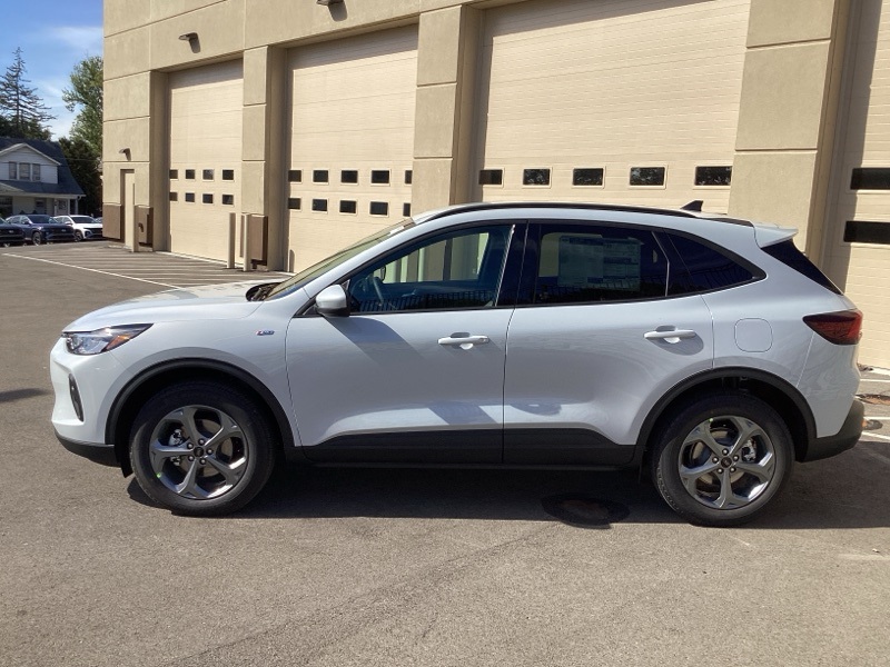 2026 Ford Escape Hybrid ST-Line Select photo 4