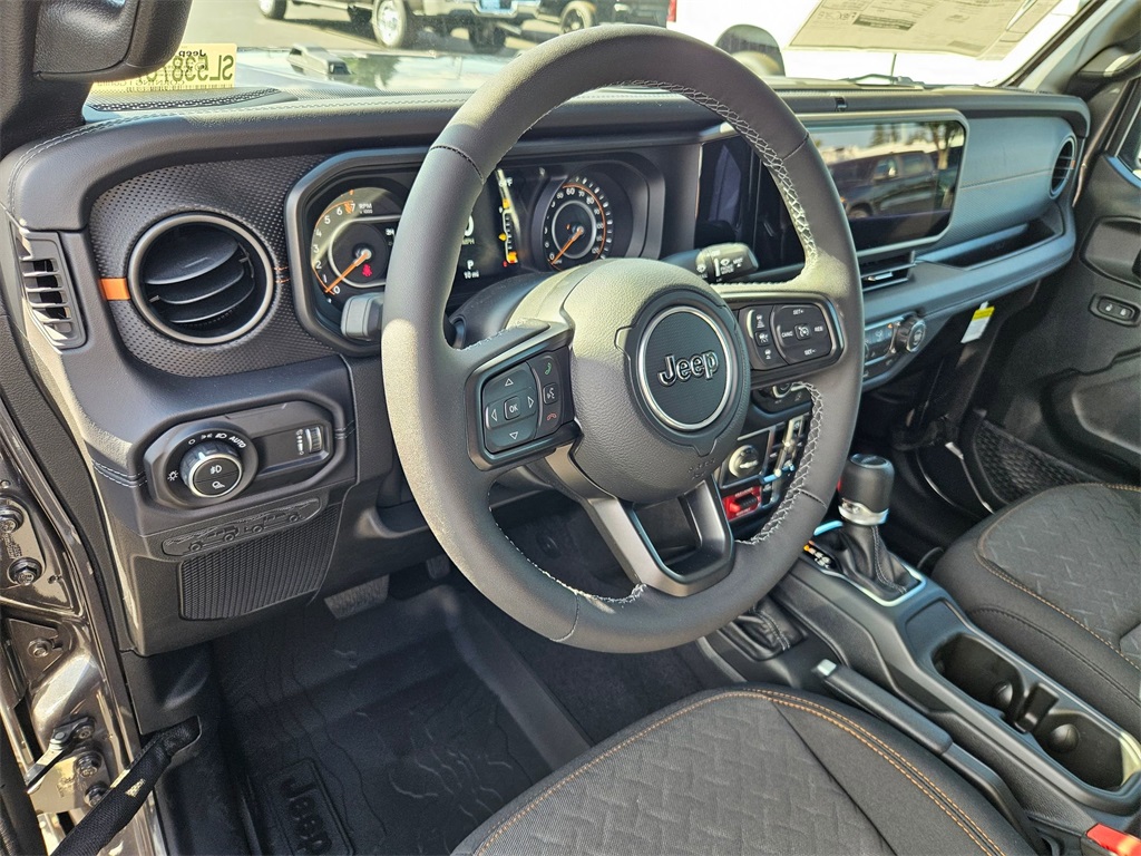 2025 Jeep Gladiator Mojave photo 12