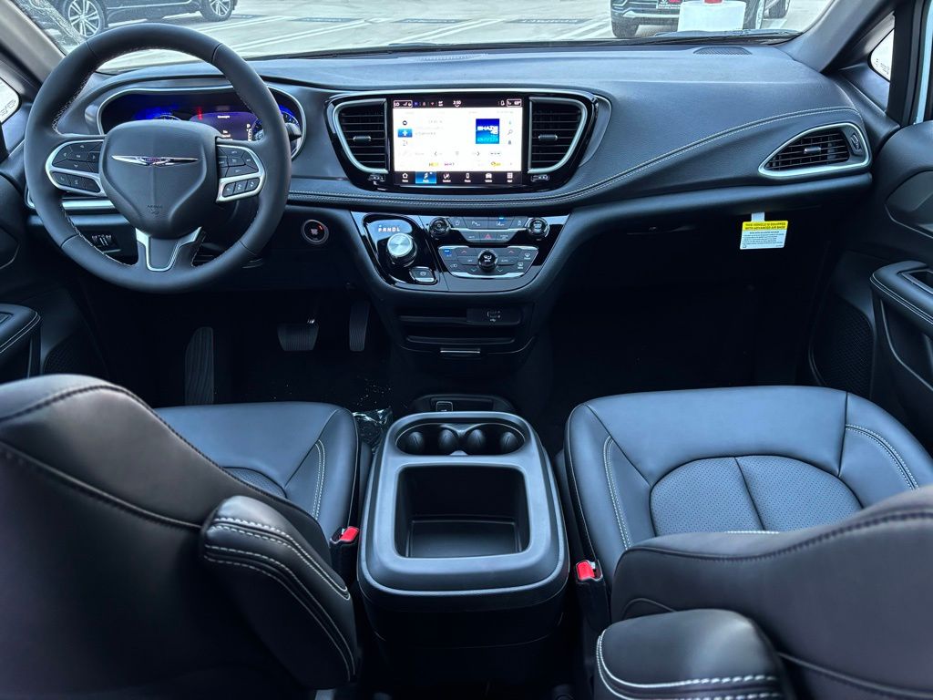 2026 Chrysler Pacifica photo 19