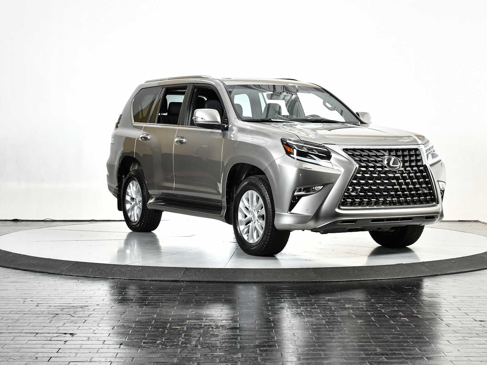 Certified Used 2023 Atomic Silver Lexus 460 Premium image 9