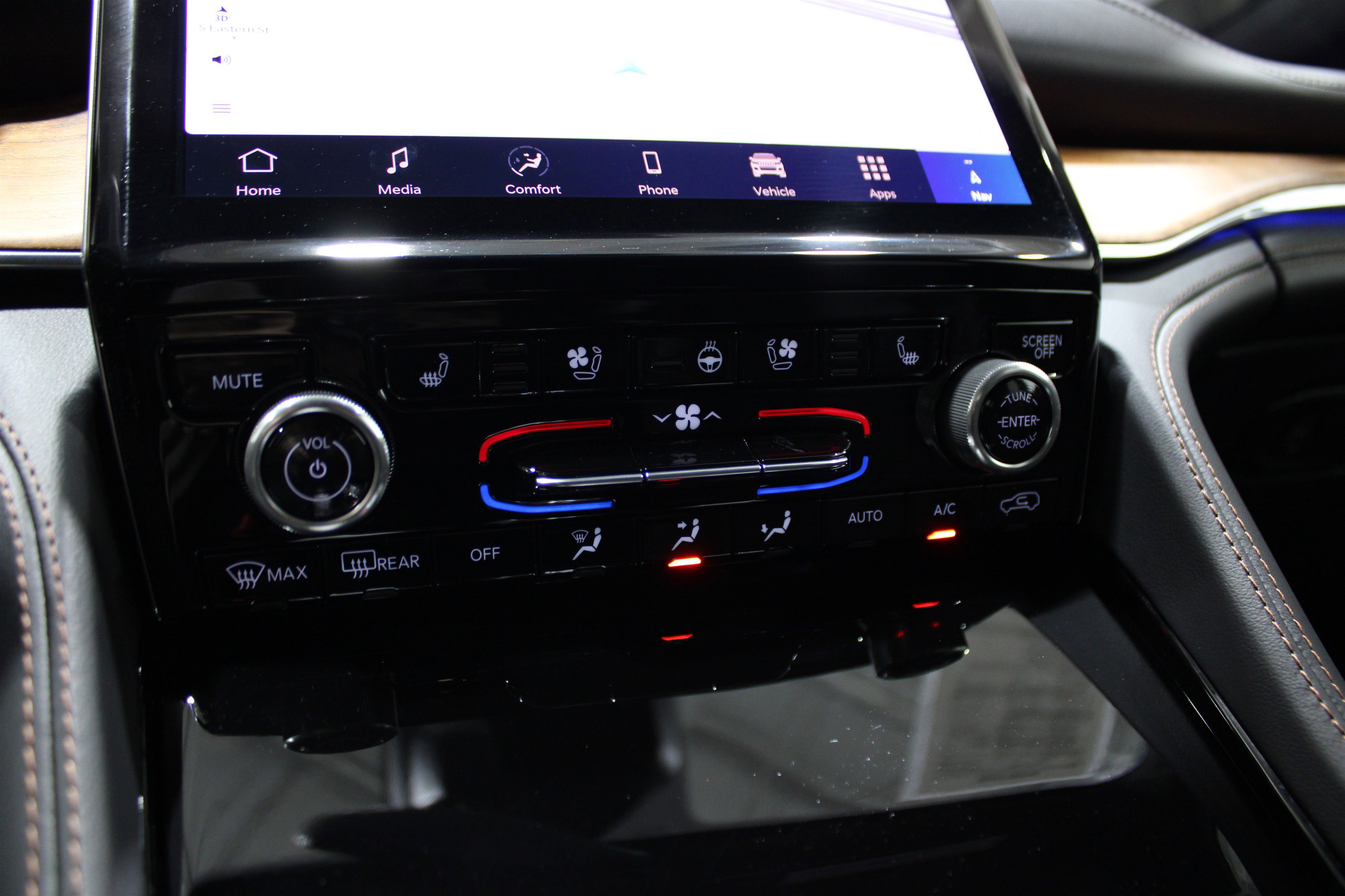 2025 Jeep Grand Cherokee L Summit Reserve photo 18