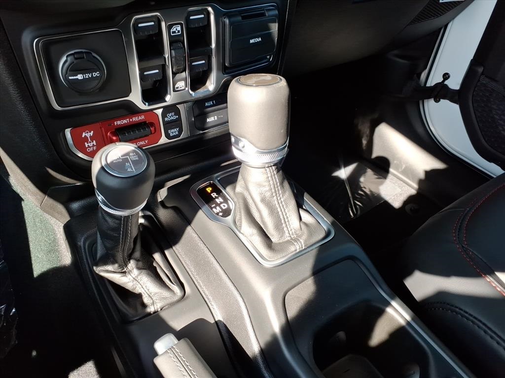 2025 Jeep Wrangler Rubicon X photo 17