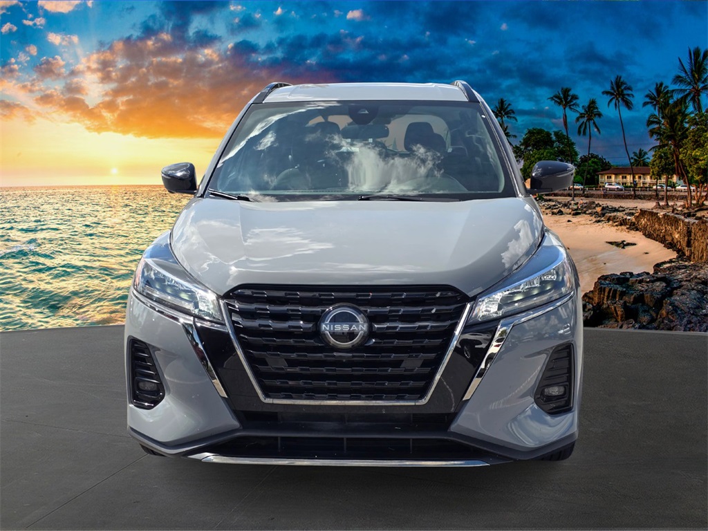2024 Nissan Kicks SR photo 2