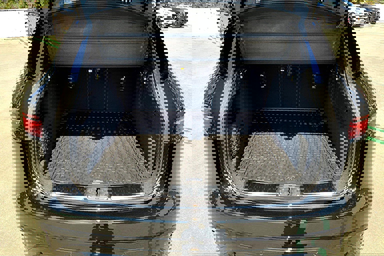2026 Jaguar F-PACE P400 R-Dynamic S photo 10