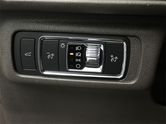 2022 LINCOLN CORSAIR - Image 11