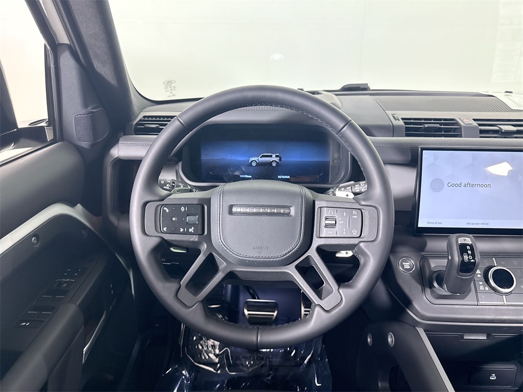 2025 Land Rover Defender 110 V8 photo 14