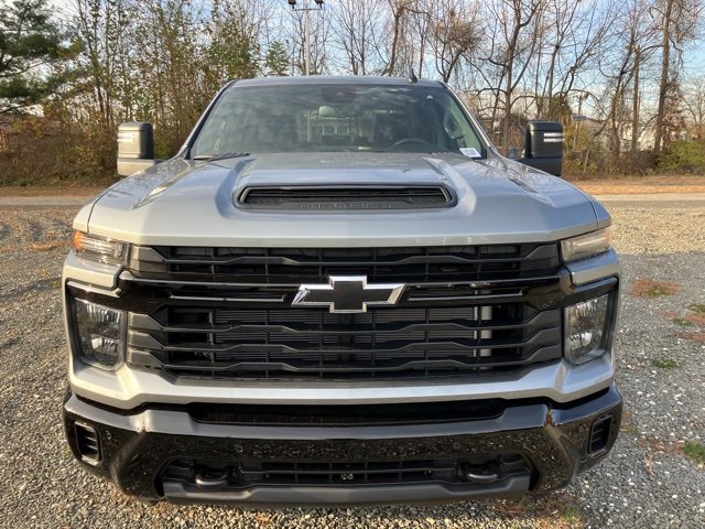 2026 Chevrolet Silverado 2500HD Custom photo 2