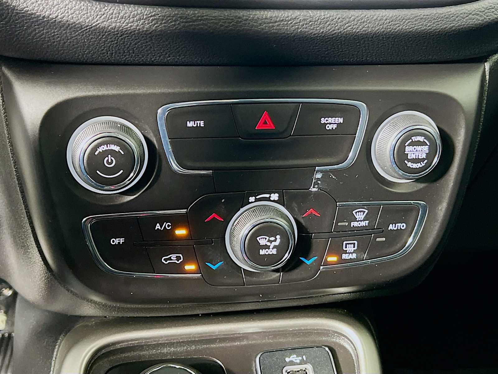 2019 Jeep Compass Latitude photo 11